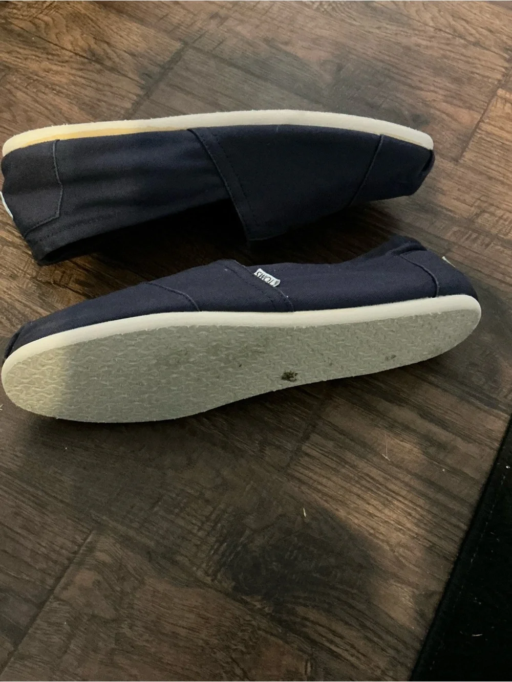 Toms brand style